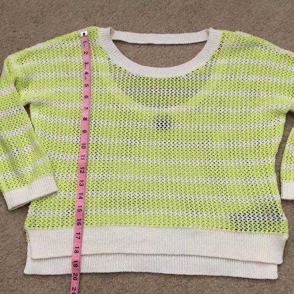 Beautiful crochet open back summer sweater - Picture 9 of 9